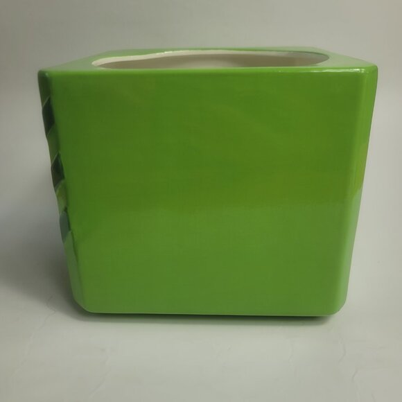 Vintage Unbranded Cookie Jar Green with Embossed Purple Flowers - Picture 11 of 16